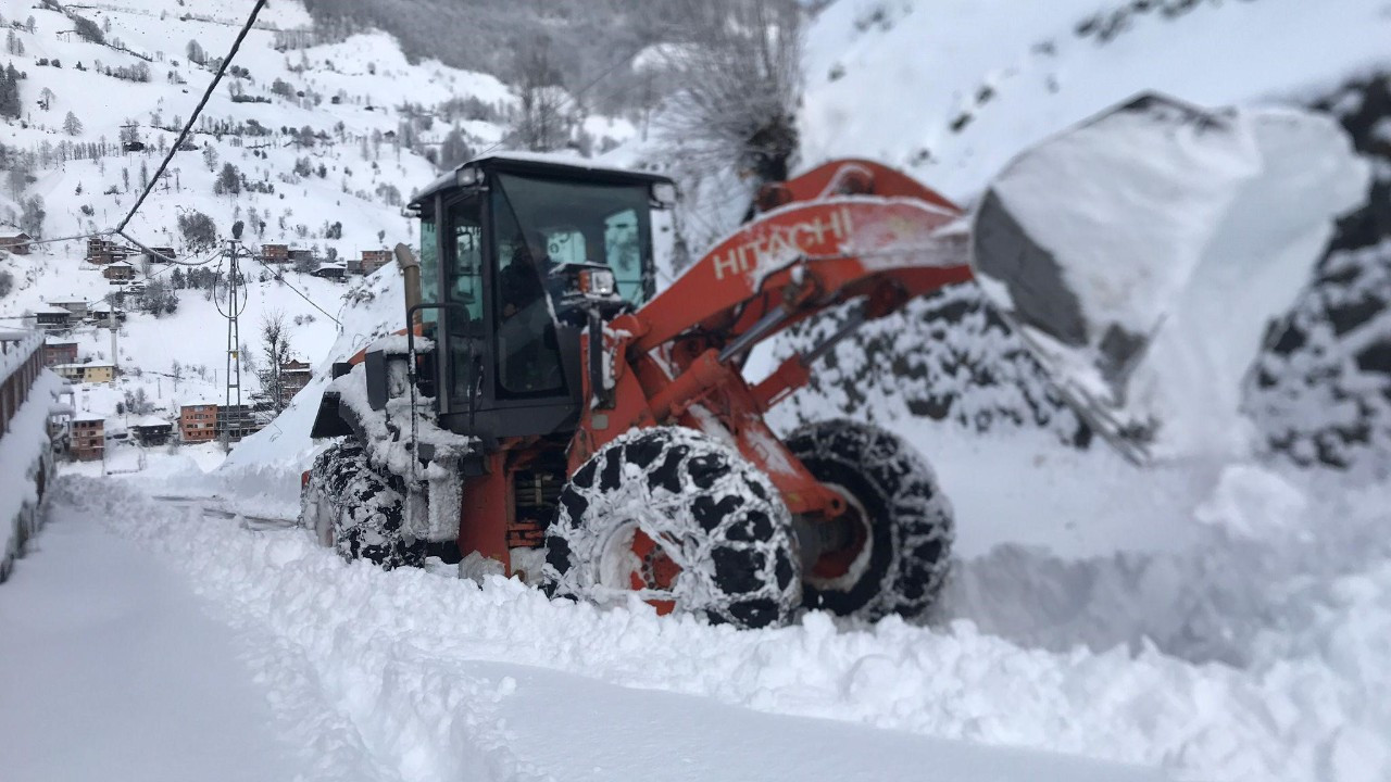 Rize’de 38 köy yolu ulaşıma kapandı