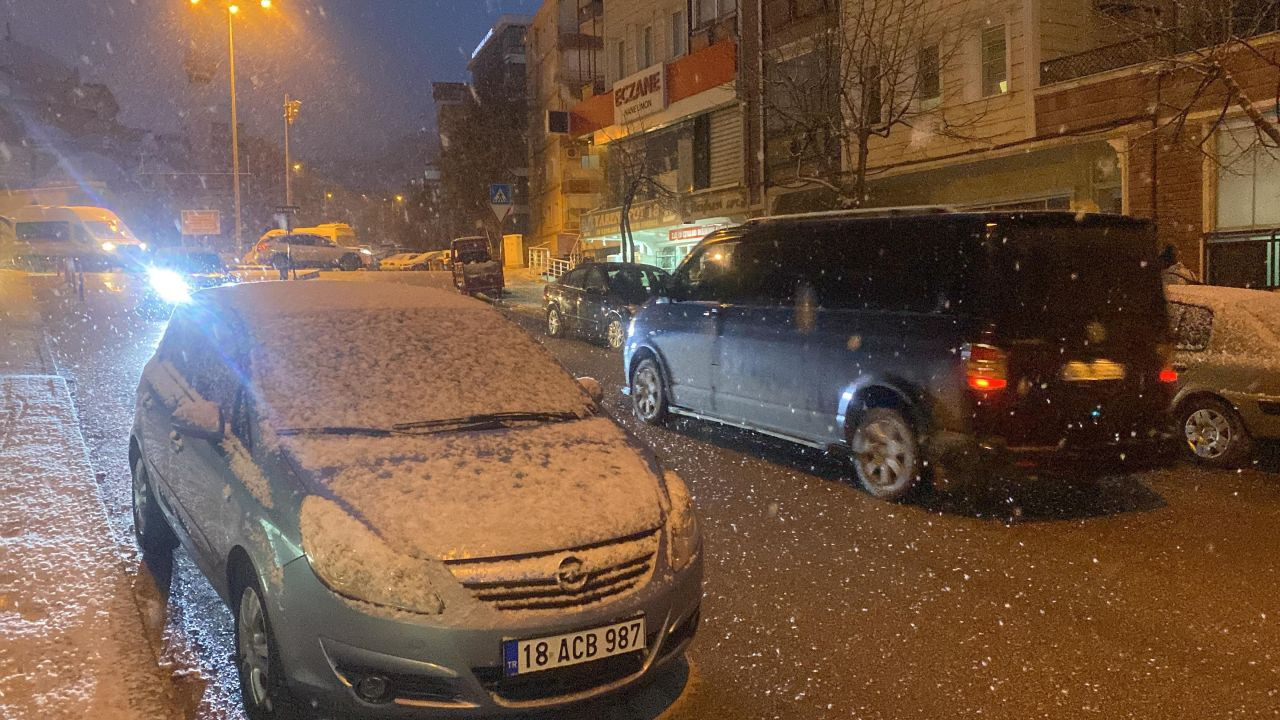 Çankırı’da Kar Sevinci: Vatandaşlar Lapa Lapa Yağan Karda Eğlendi - Sayfa 3