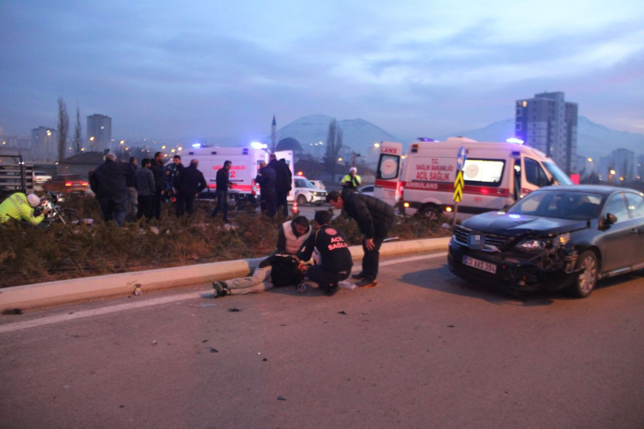 Kayseri'de Otomobil Sepetli Motosikletle Çarpıştı: 2’si Ağır 4 Yaralı - Sayfa 2
