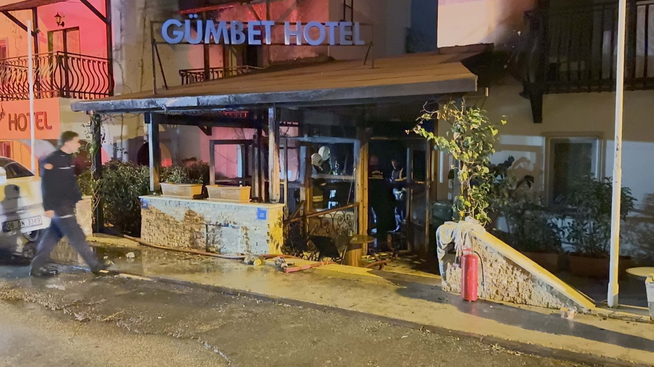 Bodrum'da Otel Yangını Korkuttu: Resepsiyon Küle Döndü