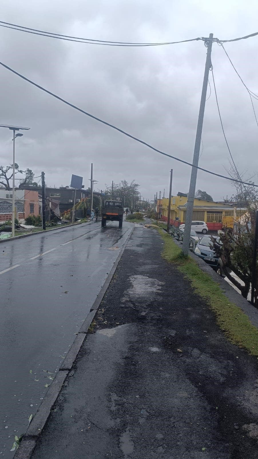 Mayotte Adası’nı Chido Kasırgası Vurdu: 14 Ölü, Çok Sayıda Kayıp - Sayfa 4