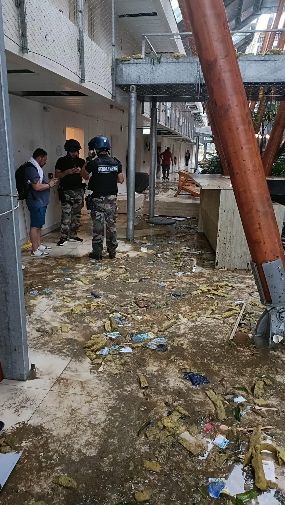 Mayotte Adası’nı Chido Kasırgası Vurdu: 14 Ölü, Çok Sayıda Kayıp - Sayfa 5