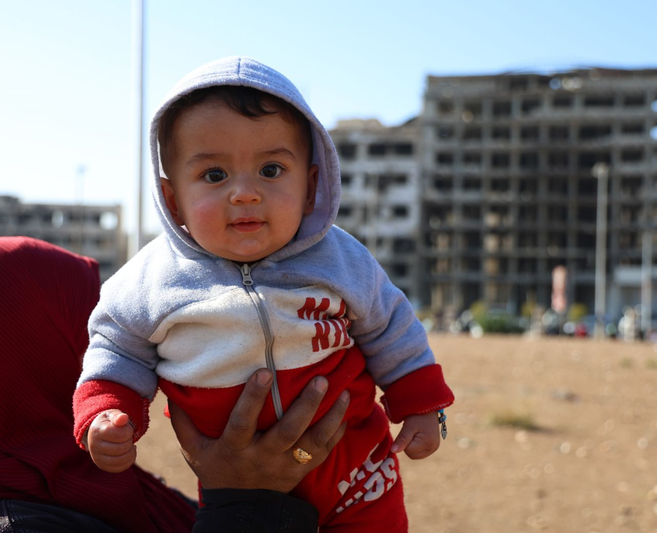 Humus yeniden inşa ediliyor - Sayfa 1