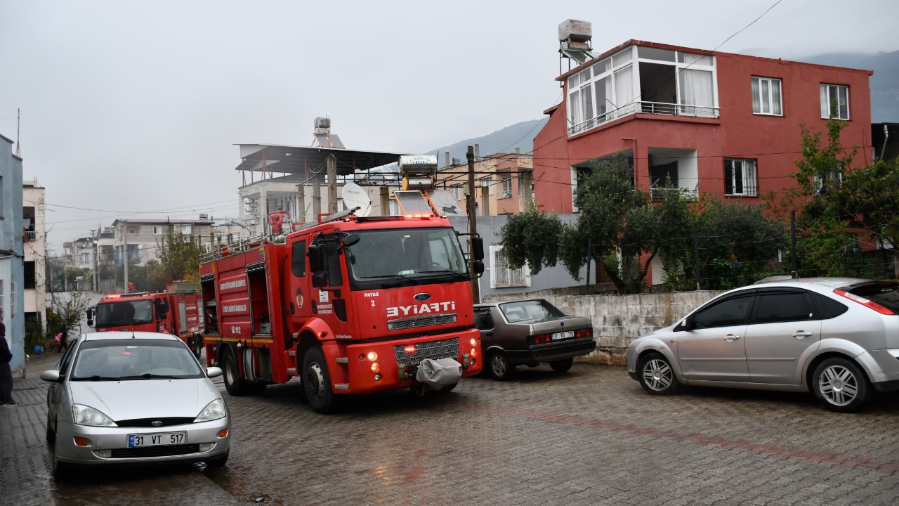 Hatay'da Alevlere Teslim Olan Ev Kül Oldu