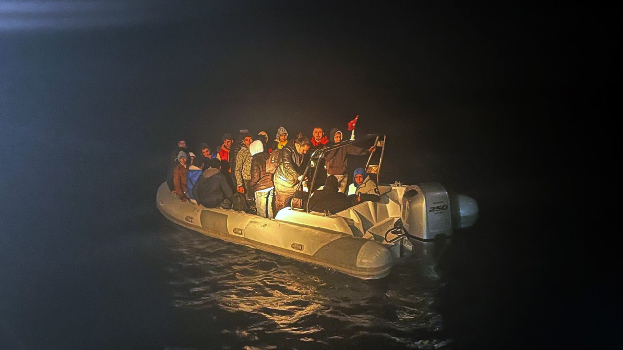 Datça Açıklarında Arızalanan Botta 27 Göçmen Kurtarıldı