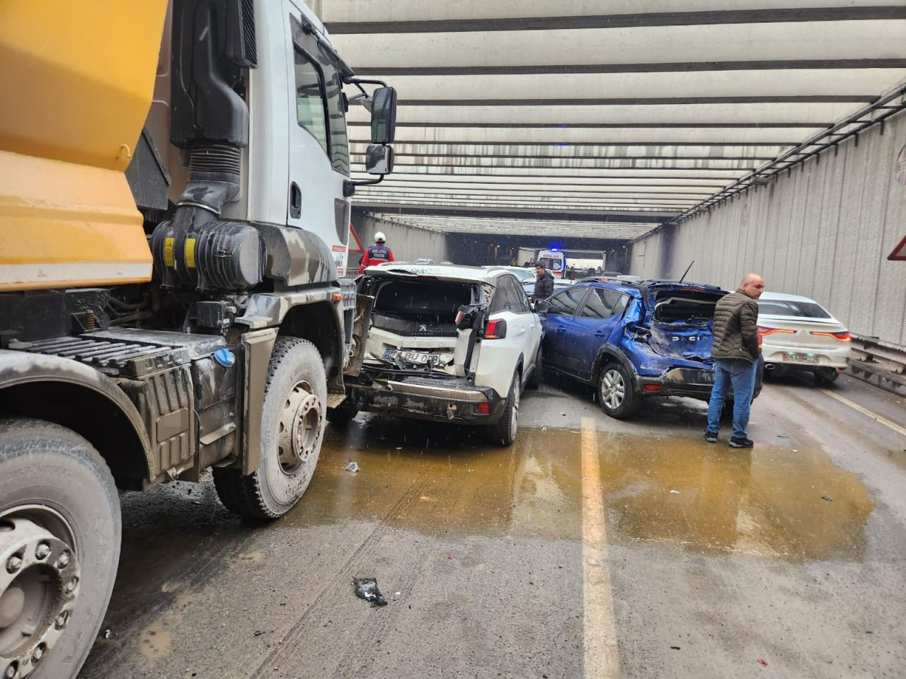 Malatya’da Zincirleme Trafik Kazası: 6 Kişi Yaralandı - Sayfa 2