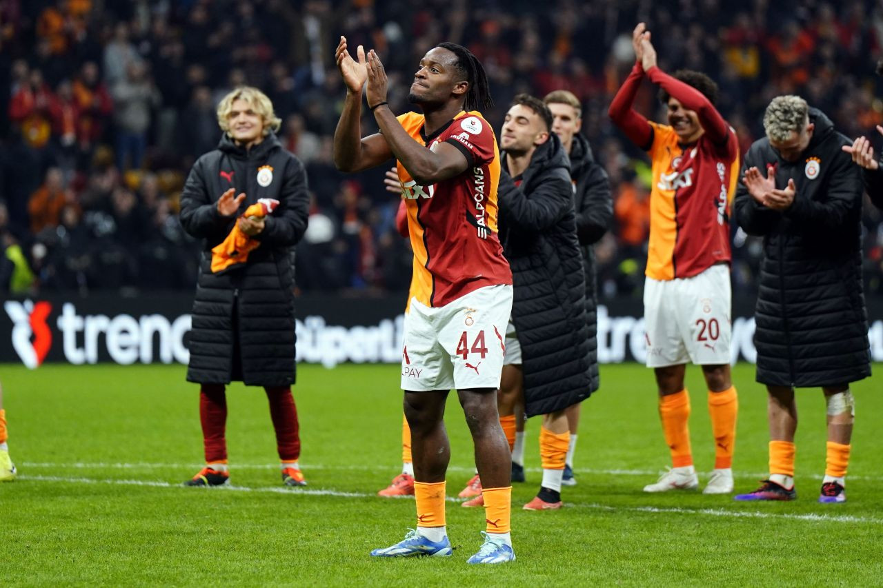 Michy Batshuayi’den Galatasaray Taraftarına Coşkulu 3’lü - Sayfa 6