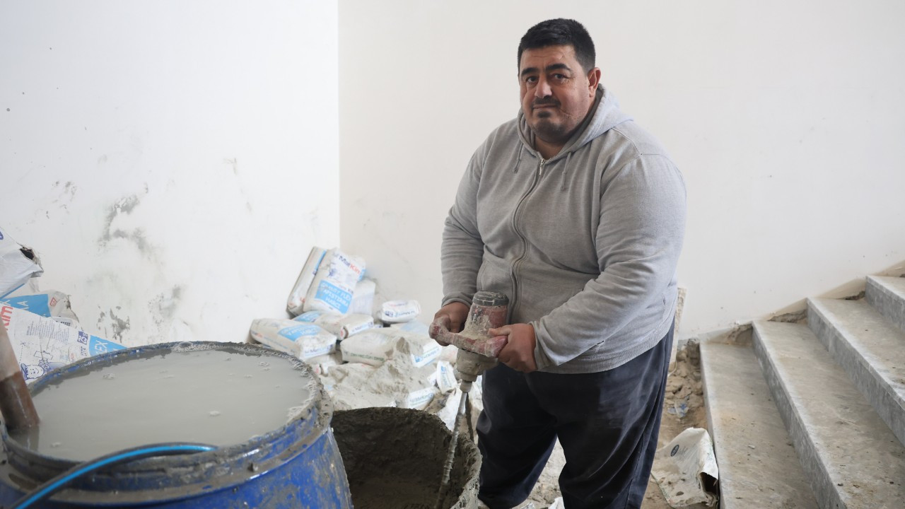 Çamurlu Ayakkabısıyla Markete Girmeyen Demir'den Yürek Isıtan Açıklama