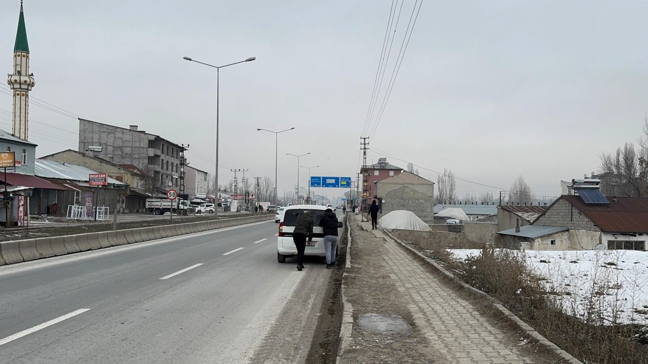 Ağrı'da Dondurucu Soğuklar Nedeniyle Murat Nehri Buz Tuttu - Sayfa 7