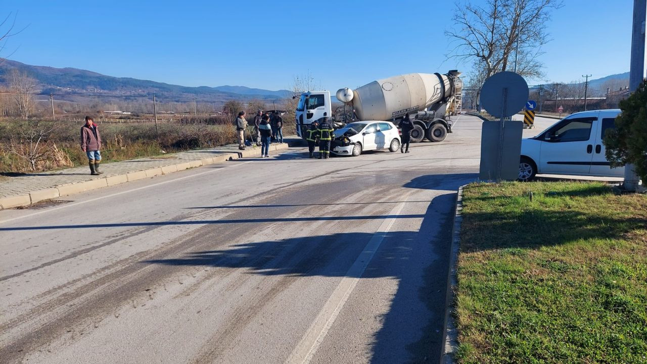 Çanakkale'de Beton mikseri ile otomobil çarpıştı: 1 yaralı - Sayfa 2