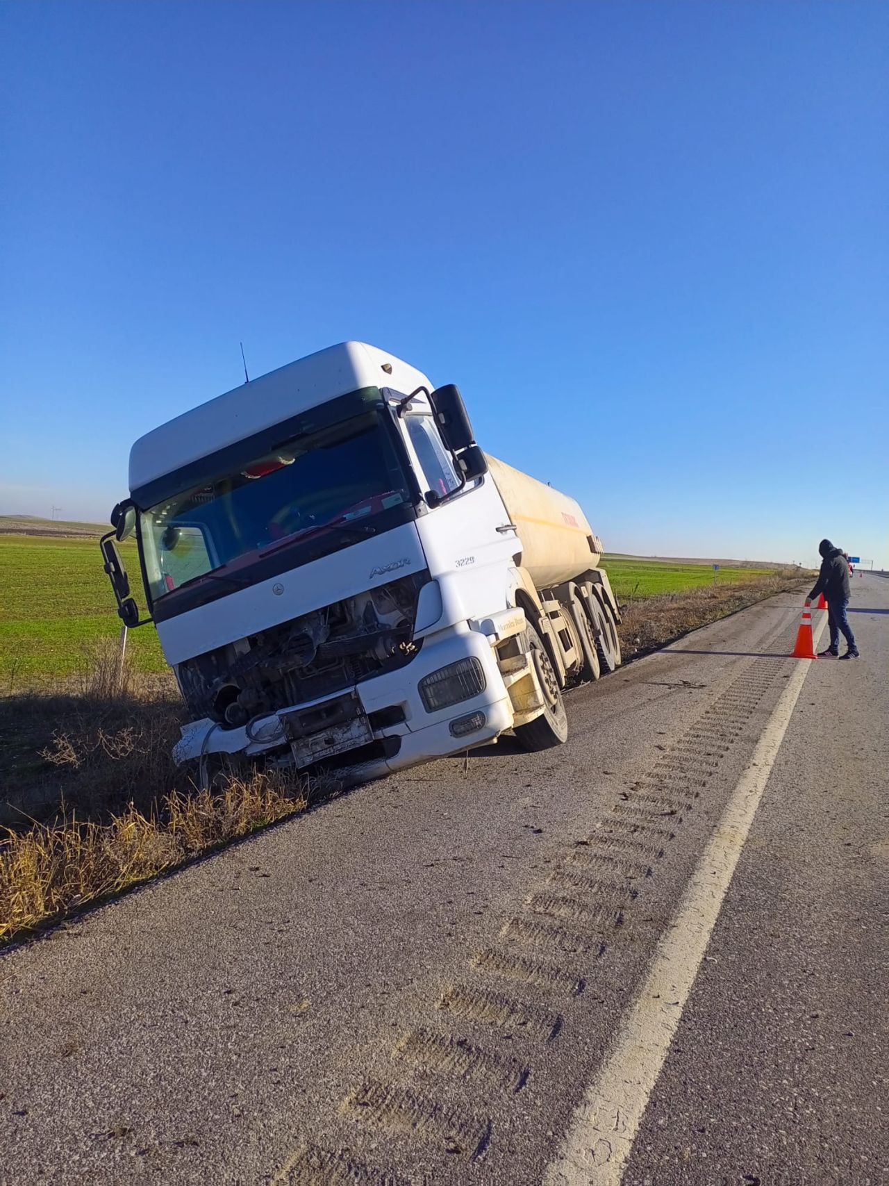 Babaeski'de Tırla Çarpışıp Tarlaya Savrulan Otomobilin Sürücüsü Öldü! - Sayfa 4