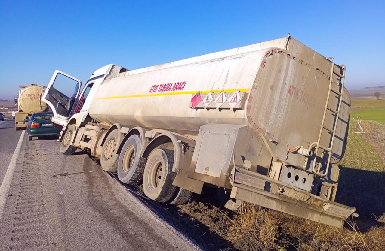 Babaeski'de Tırla Çarpışıp Tarlaya Savrulan Otomobilin Sürücüsü Öldü! - Sayfa 3