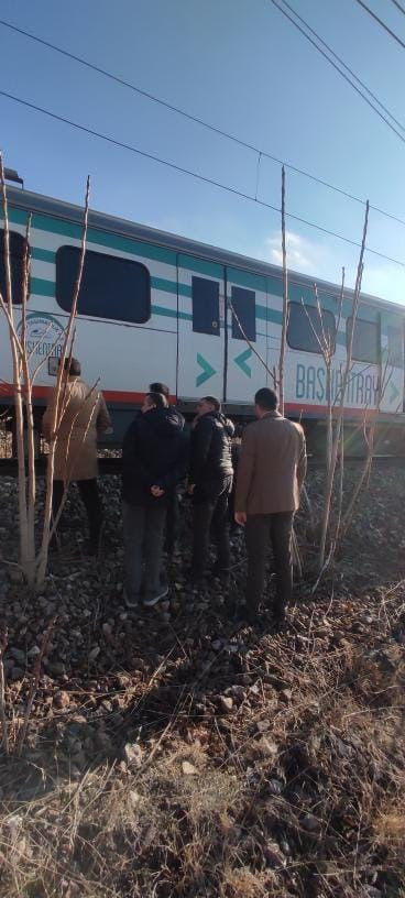 Ankara'da Yolcu Treni Raylara Düşen Kayaya Çarptı - Sayfa 3