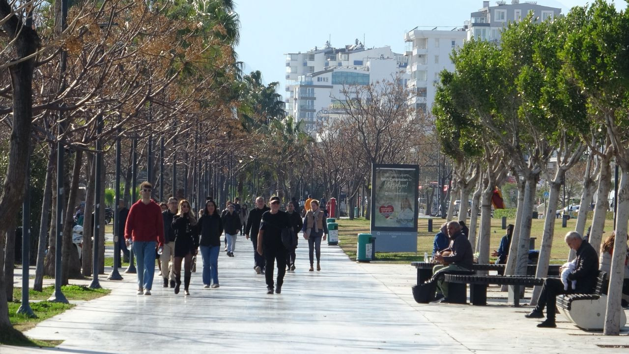 Antalya'da Aralık Ayında Yazdan Kalma Günler Yaşanıyor - Sayfa 2