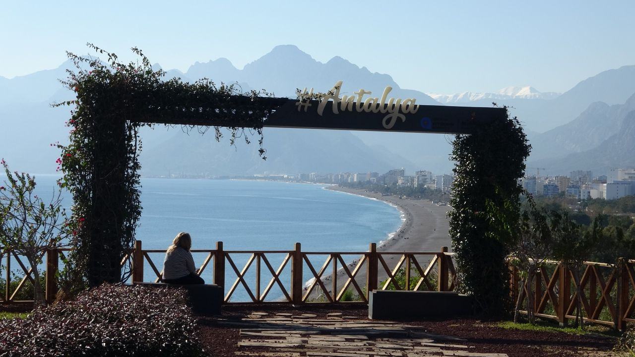 Antalya'da Aralık Ayında Yazdan Kalma Günler Yaşanıyor - Sayfa 4