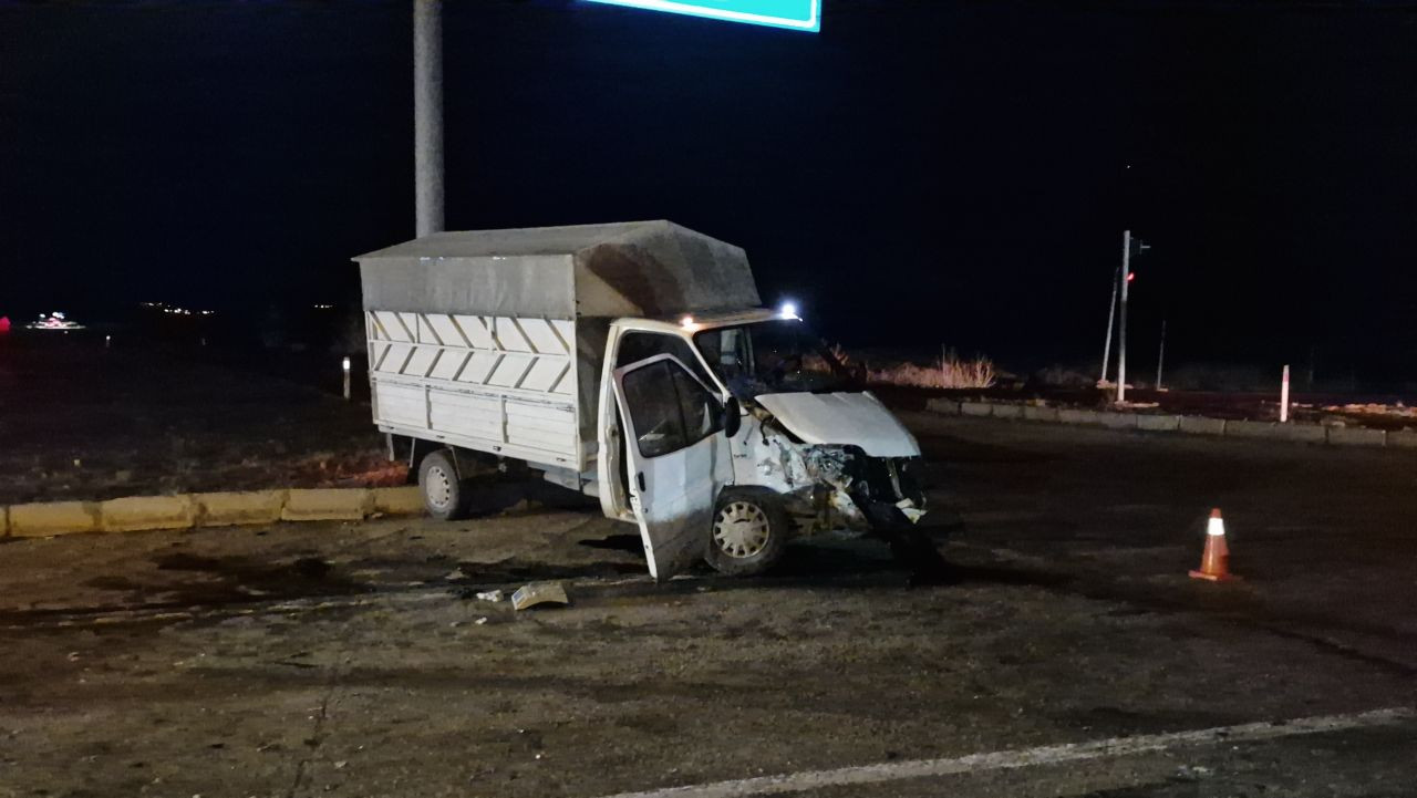 Çorum Alaca’da Kamyonet ile Otomobil Çarpıştı: 2’si Ağır 6 Yaralı - Sayfa 3