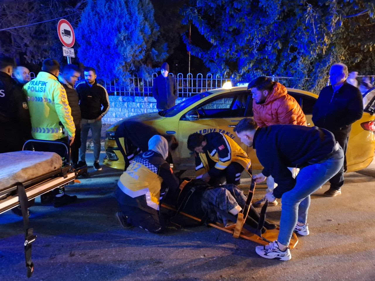 Akyazı'da ticari taksinin çarptığı kadın yaralandı - Sayfa 5