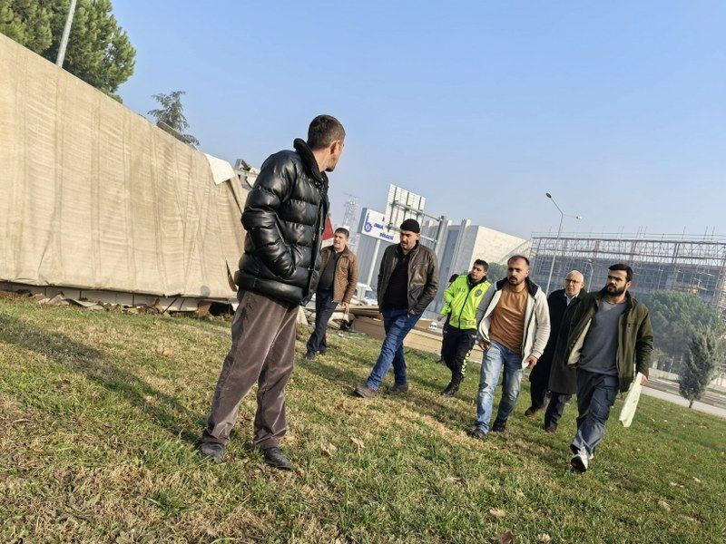 Bursa'da Sunta Yüklü Tır Devrildi - Sayfa 3