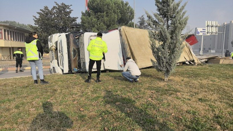 Bursa'da Sunta Yüklü Tır Devrildi - Sayfa 5