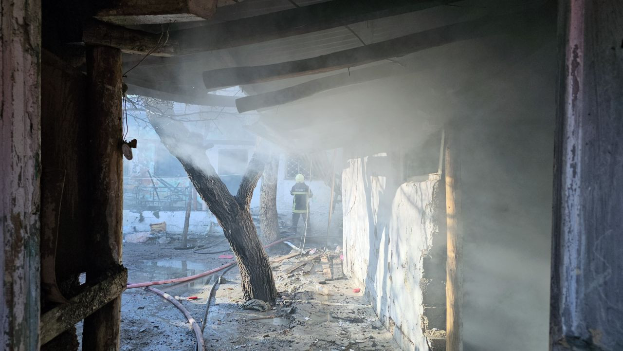 Kayseri'de Evde Çıkan Yangın İtfaiye Ekiplerince Söndürüldü - Sayfa 1