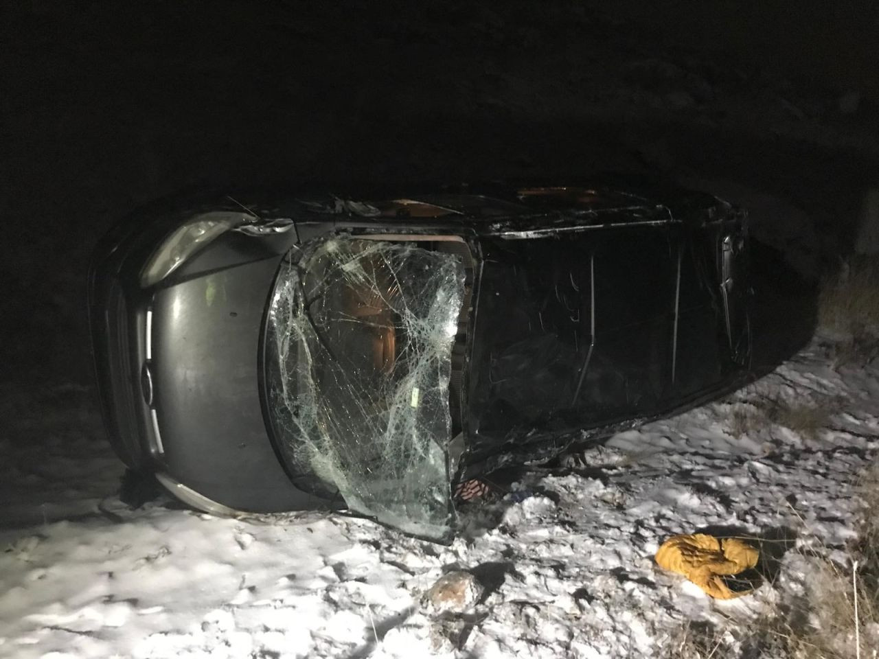 Malatya'da Hafif Ticari Araç Şarampole Uçtu: 3 Kişi Yaralandı - Sayfa 1