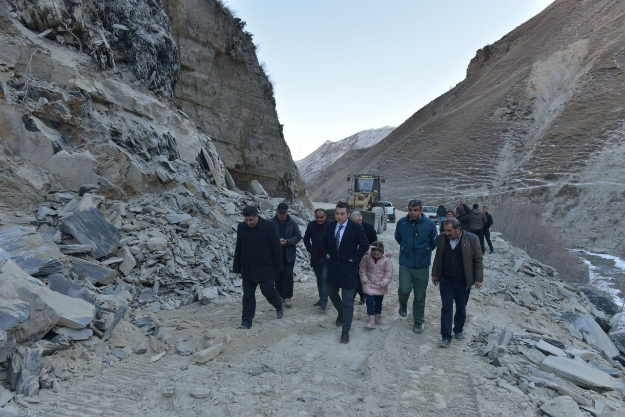 Hakkari’de Köy Yolları Yenileniyor - Sayfa 4