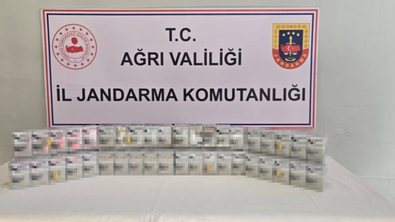 Ağrı’da Yol Kontrolünde Bin 896 Paket Kaçak Sigara Ele Geçirildi