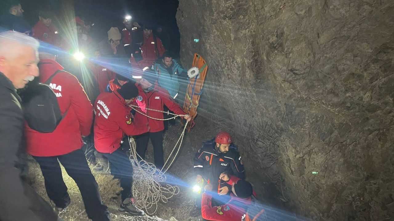 Hakkari'de Arıcılık Yapan Adam Dağdan Düşerek Hayatını Kaybetti - Sayfa 1