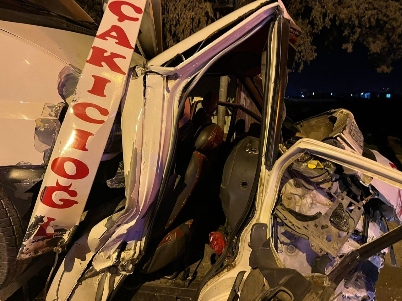 Hatay’da Hafriyat Kamyonu ve Çekici Çarpıştı: 2 Yaralı - Sayfa 3