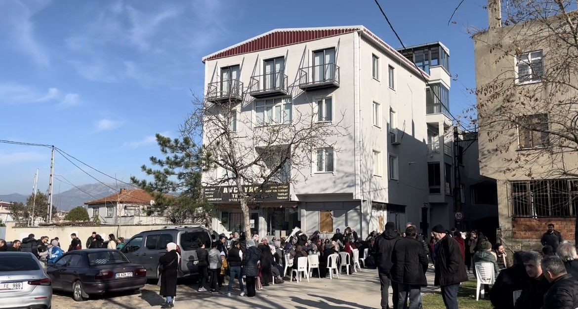 Sosyal Medya Fenomeni Karın Gerdirme Ameliyatından Sağ Çıkamadı - Sayfa 1