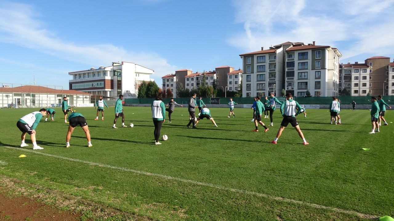 Sakaryaspor, Erzurumspor Maçı Hazırlıklarını Sürdürüyor - Sayfa 1