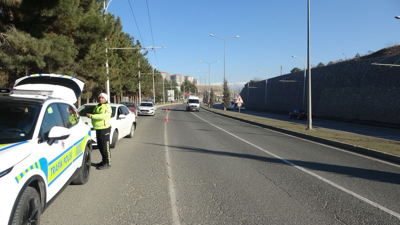 Malatya'da 5 Araçlı Zincirleme Kaza: 2 Yaralı - Sayfa 1