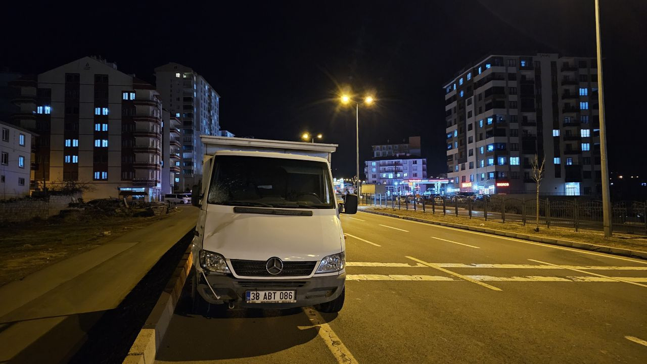 Kayseri'de Kamyonetin Çarptığı Yaya Ağır Yaralandı - Sayfa 1