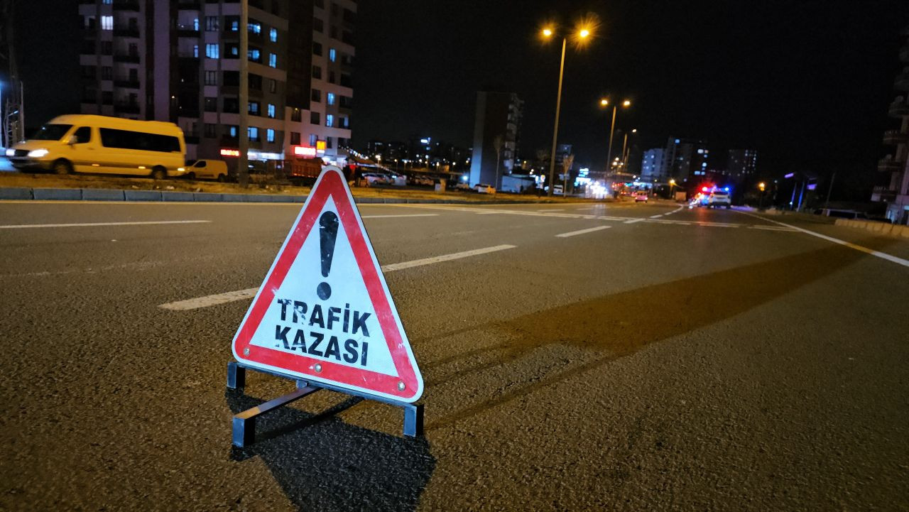 Kayseri'de Kamyonetin Çarptığı Yaya Ağır Yaralandı - Sayfa 4