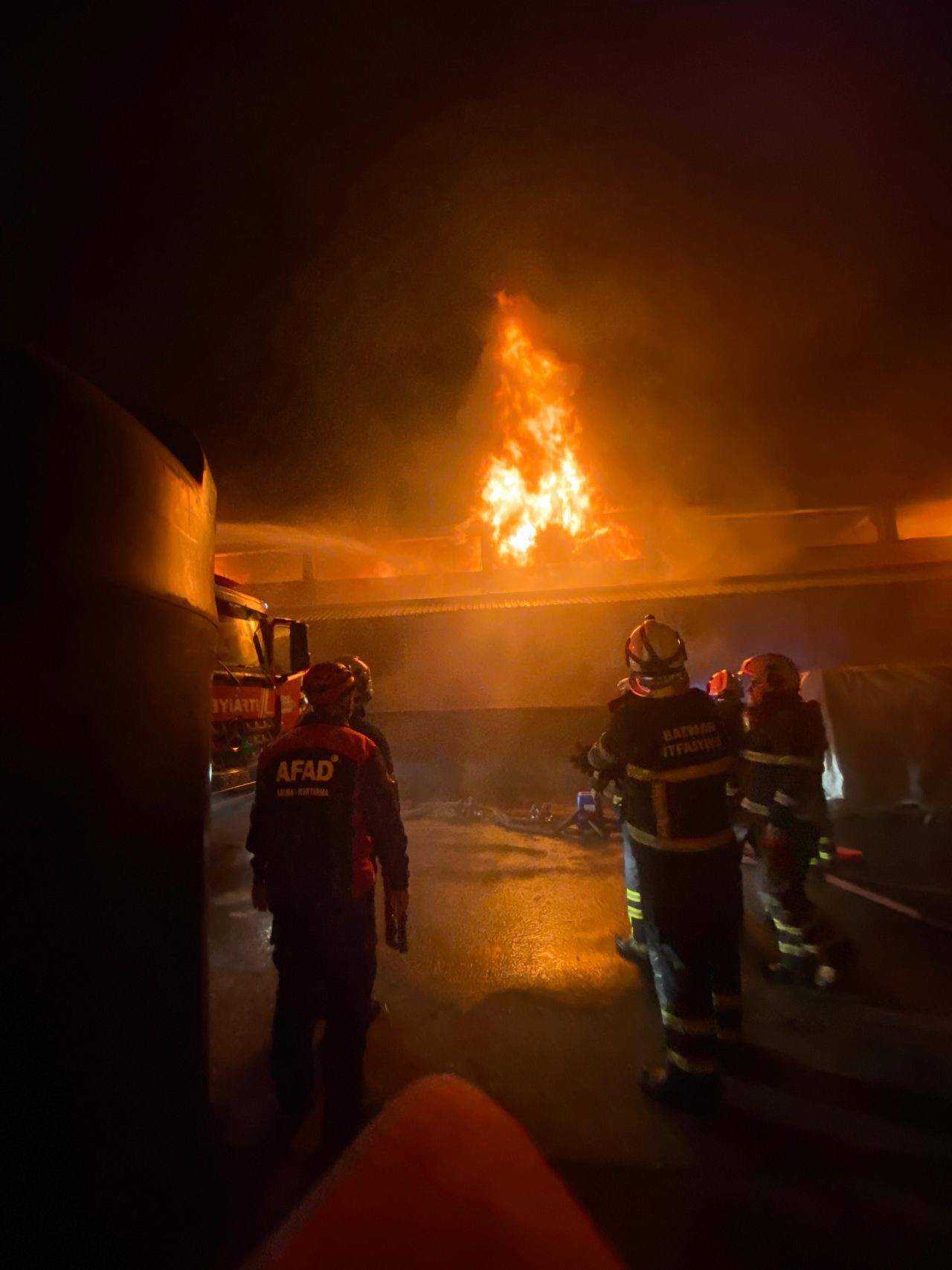 Batman’da Mobilya Fabrikasında Çıkan Yangın Korkuttu - Sayfa 3