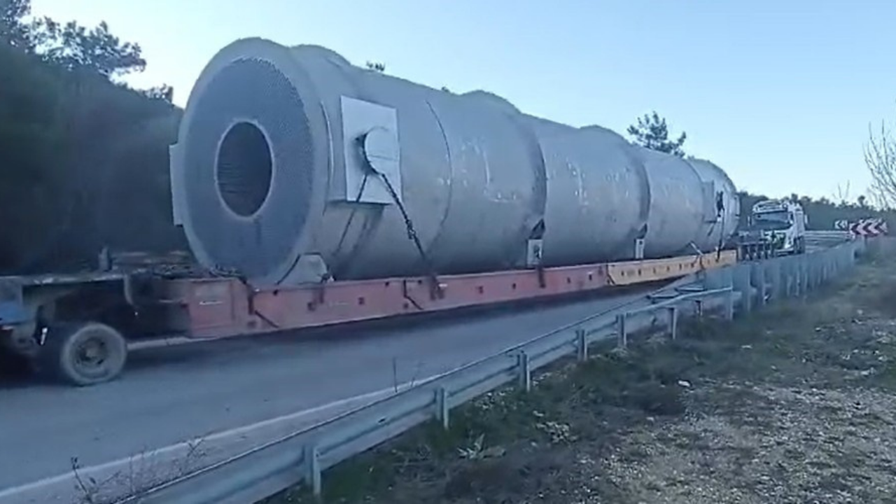 Tokat-Niksar Yolunda Tır Sıkıştı, Trafik 1 Saat Durdu
