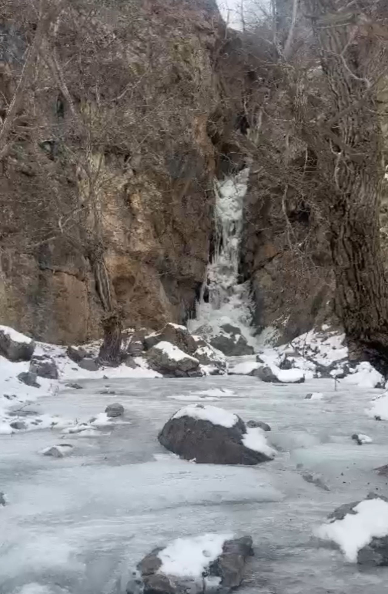 Hakkari'nin Saklı Cenneti Kar Ve Buzla Kaplandı - Sayfa 4