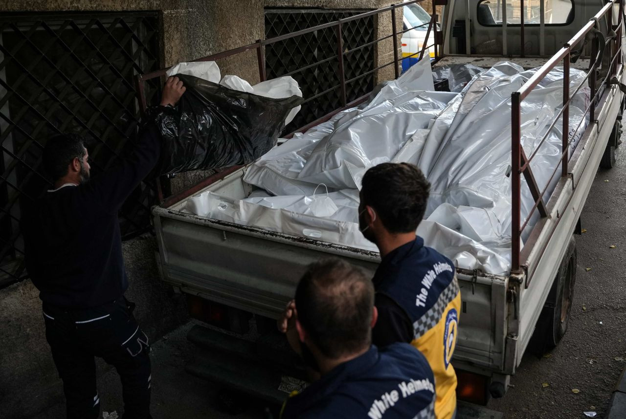 Şam’da Toplu Mezarların Kimliksiz Cenazeleri Defnediliyor - Sayfa 1