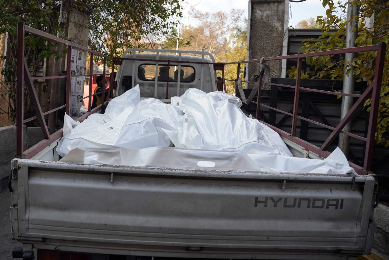 Şam’da Toplu Mezarların Kimliksiz Cenazeleri Defnediliyor - Sayfa 3