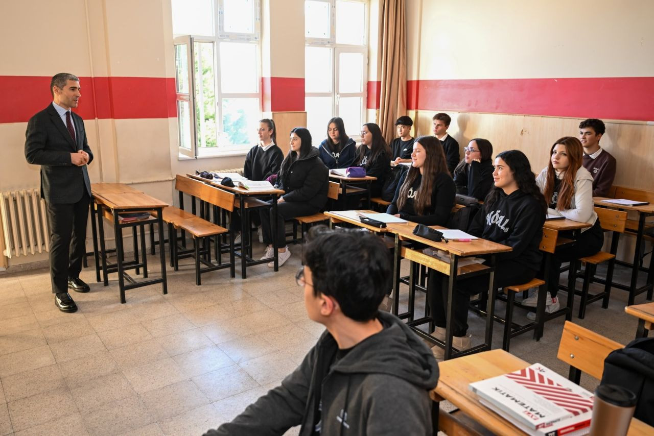 Uşak Valisi Naci Aktaş Öğrencilerle Bir Araya Geldi - Sayfa 4