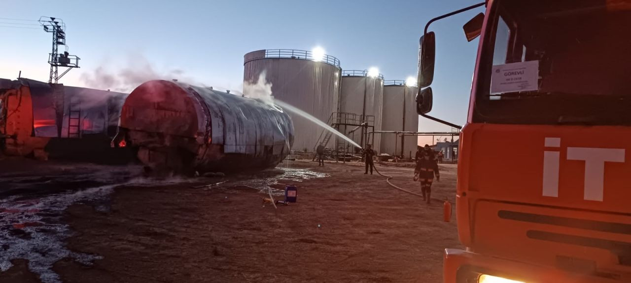 Doğubayazıt'ta Petrol İstasyonunda Yangın Korkuttu - Sayfa 4