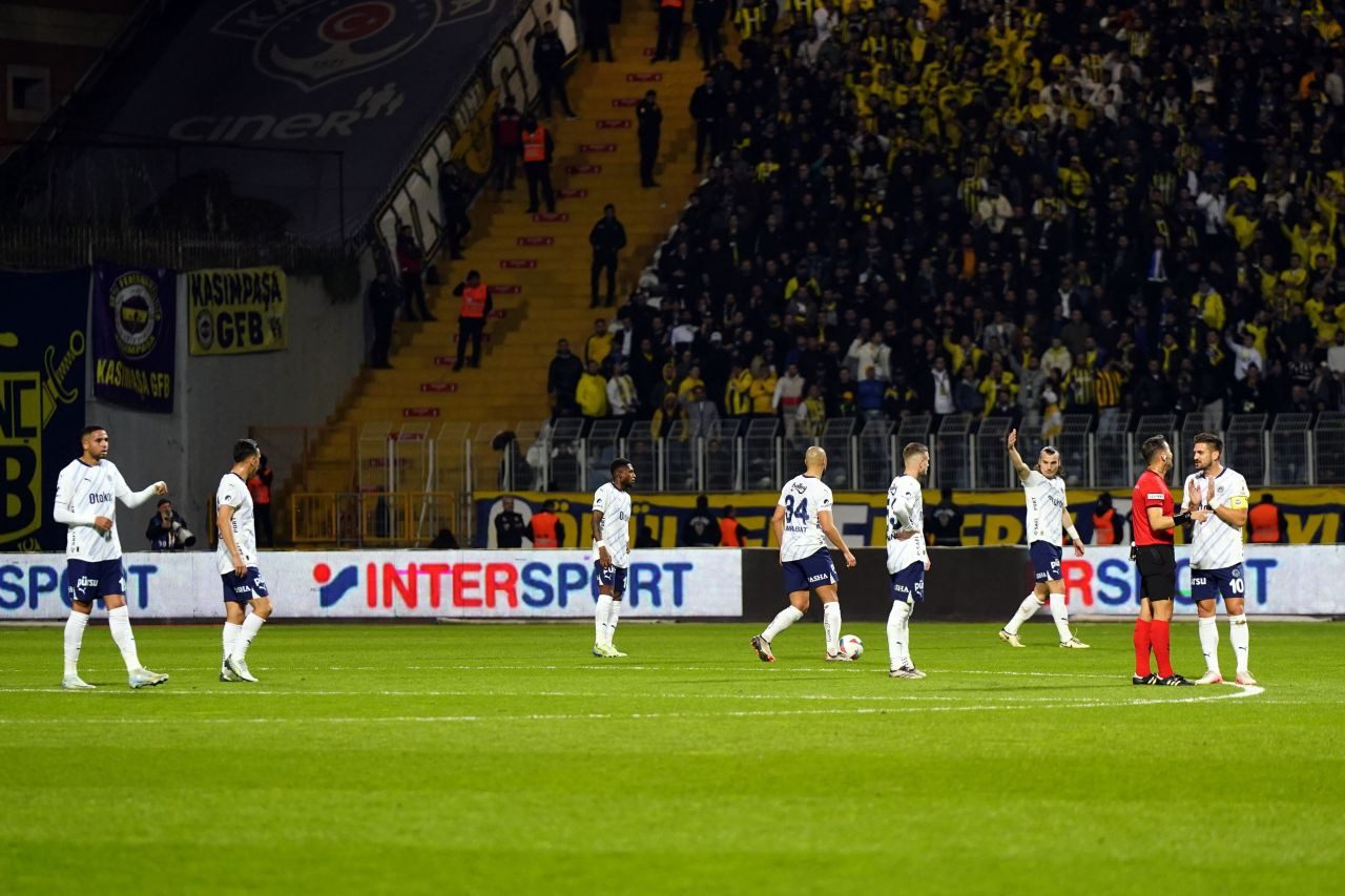 Eyüpspor: 1 - Fenerbahçe: 1 (İlk Yarı) - Sayfa 11