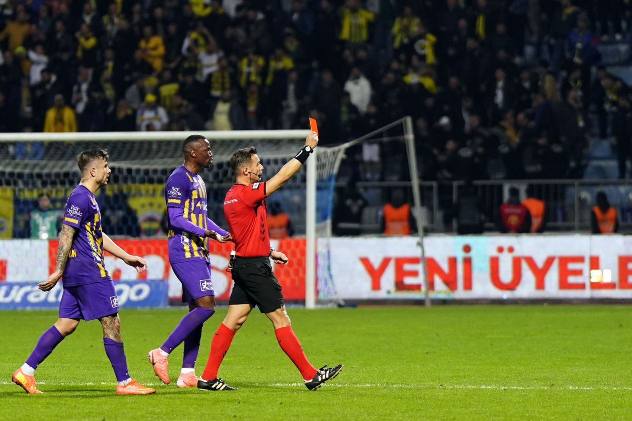 Eyüpspor: 1 - Fenerbahçe: 1 (İlk Yarı) - Sayfa 3