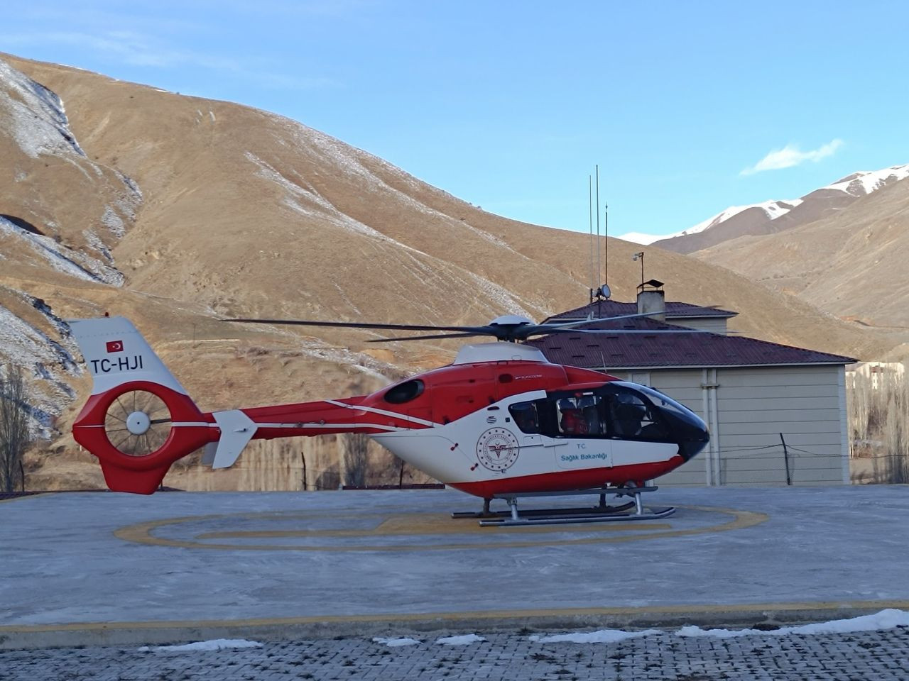 Van’da 60 Yaşındaki Hasta İçin Helikopter Ambulans Havalandı - Sayfa 2