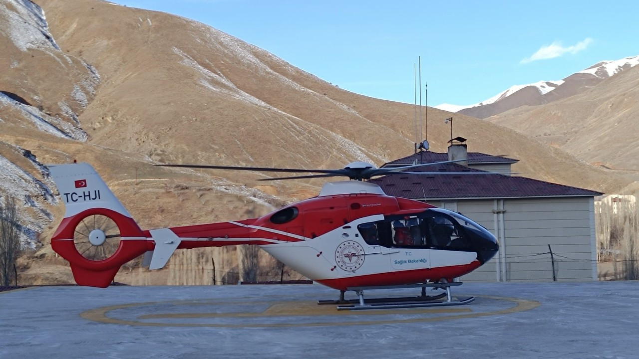 Van’da 60 Yaşındaki Hasta İçin Helikopter Ambulans Havalandı