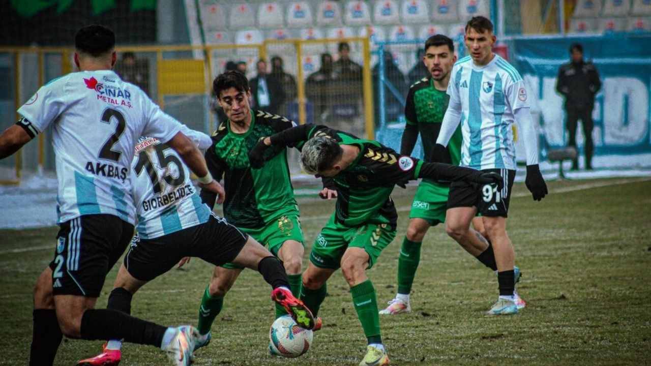 Dondurucu Soğukta Gol Çıkmadı: Erzurumspor-Sakaryaspor 0-0