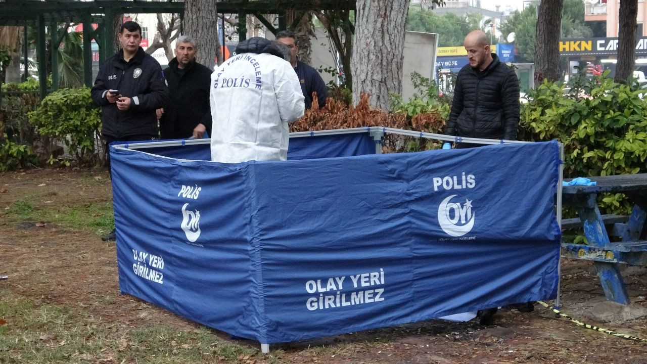 Mobilya Ustası Parkta Ölü Bulundu, Ceset Şemsiye Altında İncelendi - Sayfa 6