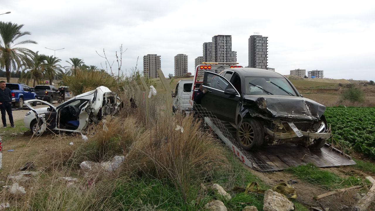 Adana'da 14 Yaşındaki Sürücü Cipiyle Bir Otomobile çarptı: 1 Kişi Öldü! - Sayfa 1