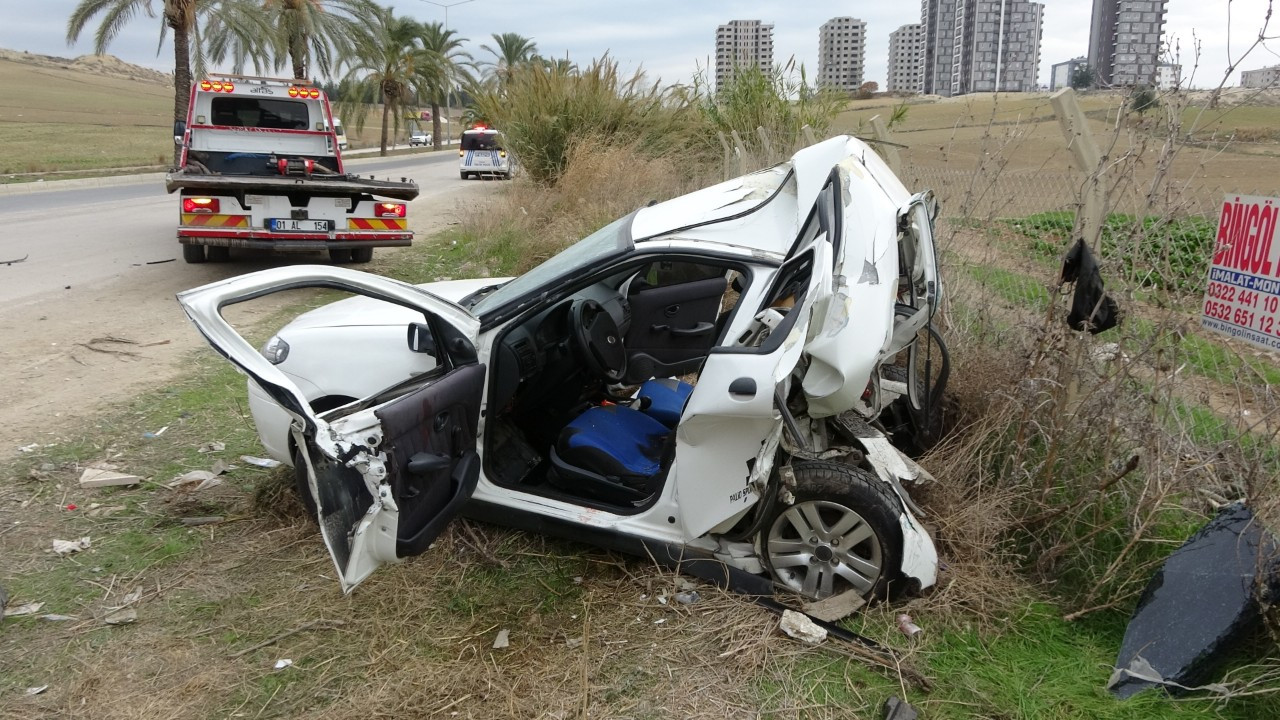 Adana'da 14 Yaşındaki Sürücü Cipiyle Bir Otomobile çarptı: 1 Kişi Öldü!