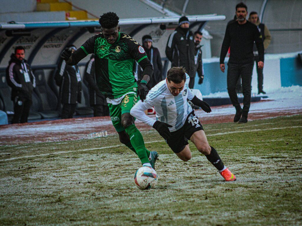 Dondurucu Soğukta Gol Çıkmadı: Erzurumspor-Sakaryaspor 0-0 - Sayfa 5